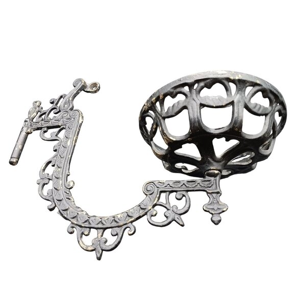 Antique Cast Iron Wall-Mounted Oil Lamp Holder With Heart Motif Design - Picture 2 of 5